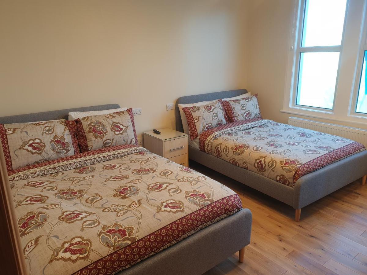 London Luxury Spacious 2 Bedroom Apartment 4 Mins From Ilford Stn. Free Parking Exteriér fotografie
