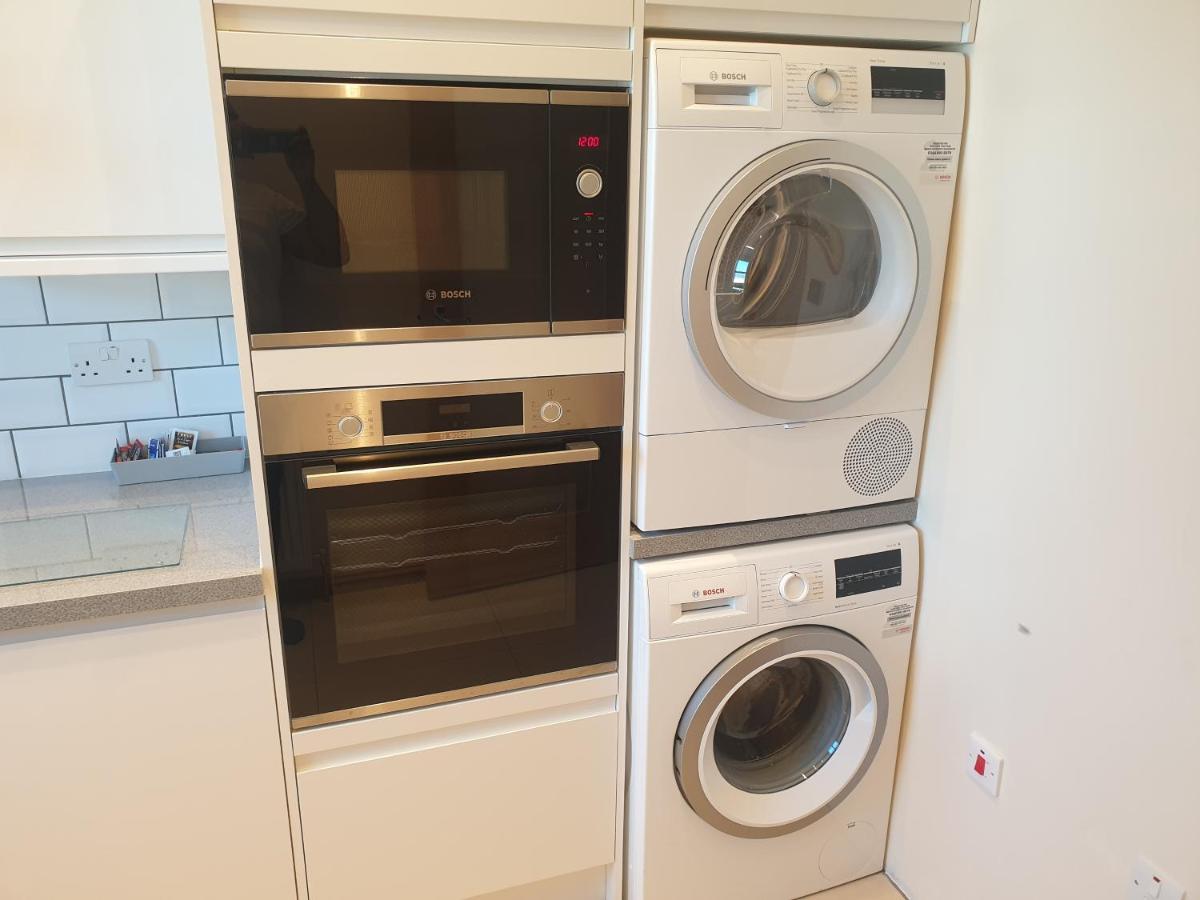 London Luxury Spacious 2 Bedroom Apartment 4 Mins From Ilford Stn. Free Parking Exteriér fotografie