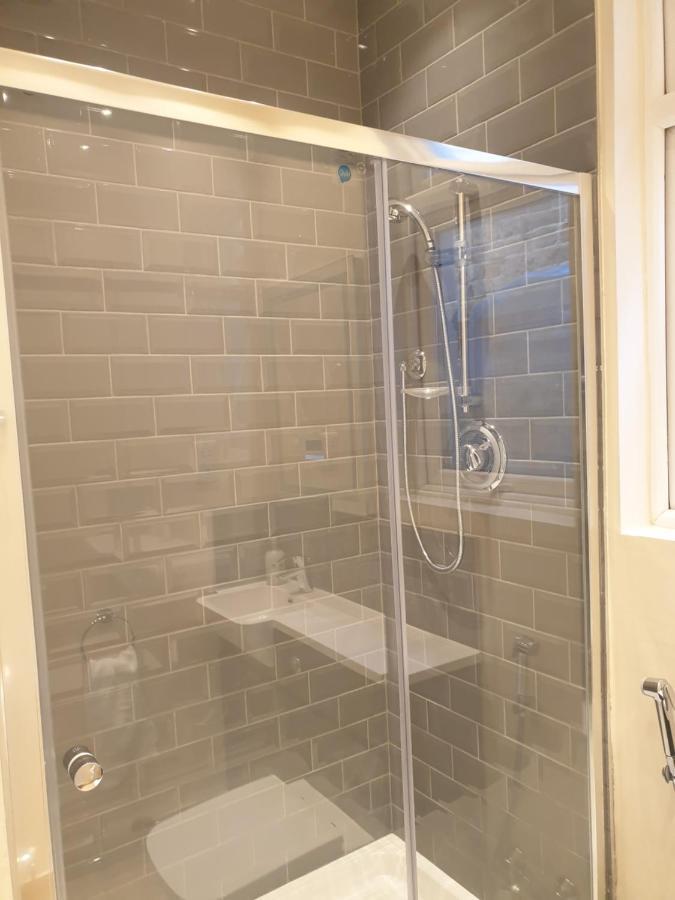 London Luxury Spacious 2 Bedroom Apartment 4 Mins From Ilford Stn. Free Parking Exteriér fotografie