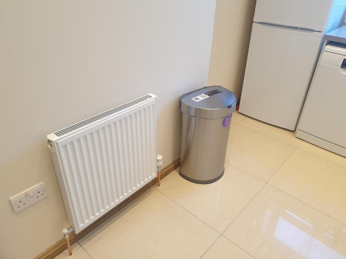 London Luxury Spacious 2 Bedroom Apartment 4 Mins From Ilford Stn. Free Parking Exteriér fotografie