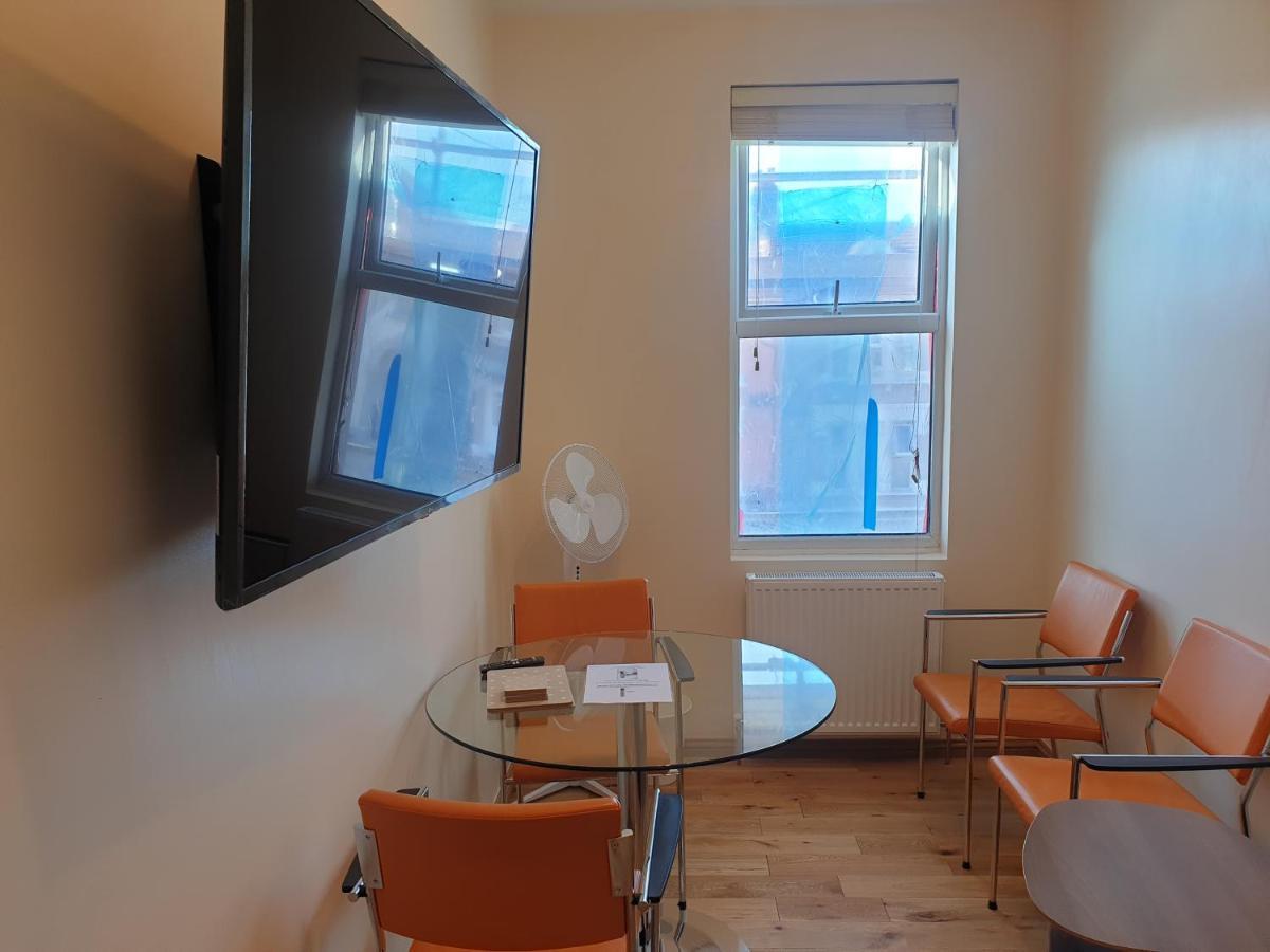 London Luxury Spacious 2 Bedroom Apartment 4 Mins From Ilford Stn. Free Parking Exteriér fotografie