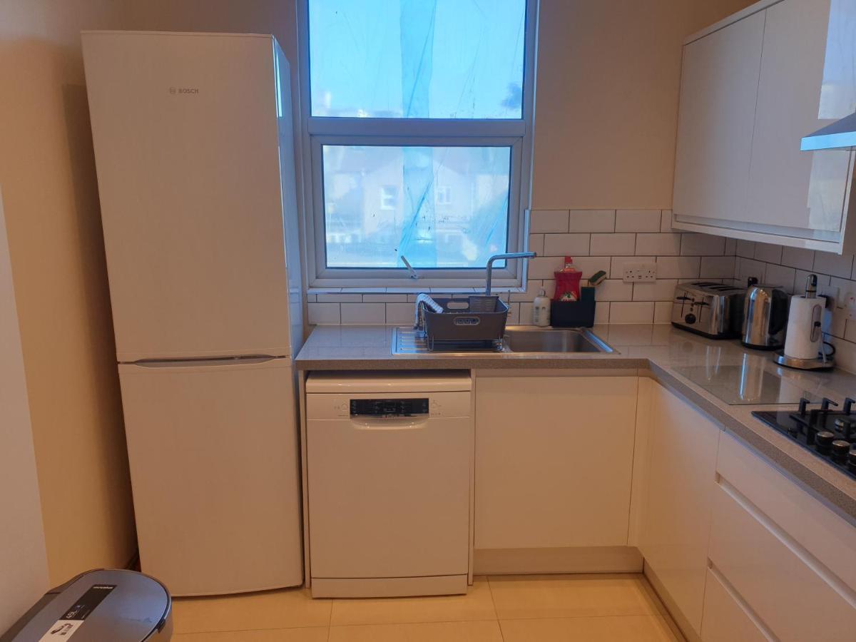 London Luxury Spacious 2 Bedroom Apartment 4 Mins From Ilford Stn. Free Parking Exteriér fotografie